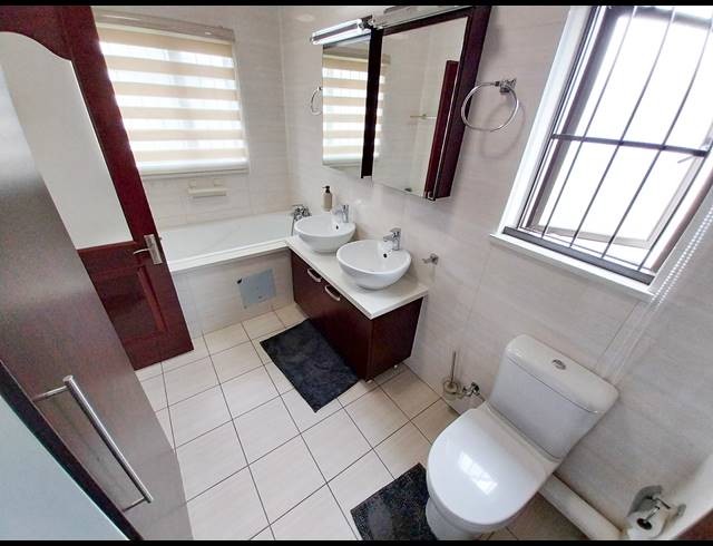 2 BEDROOM APARTMENT FOR SALE IN SUMMERSET